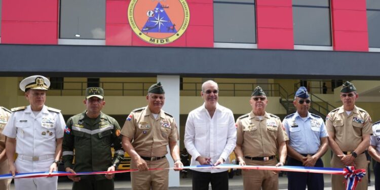 Abinader inaugura la nueva sede del Cuerpo Especializado de Mitigación a Emergencias y Desastres