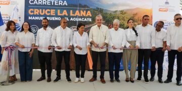 Presidente Abinader inaugura la carretera Cruce La Lana–Manuel Bueno–El Aguacate