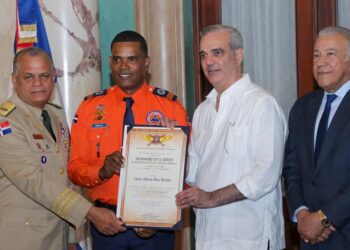 Gobierno venezolano confiere a RD Orden Héroe de Venezuela por invaluable contribución ante terremotos