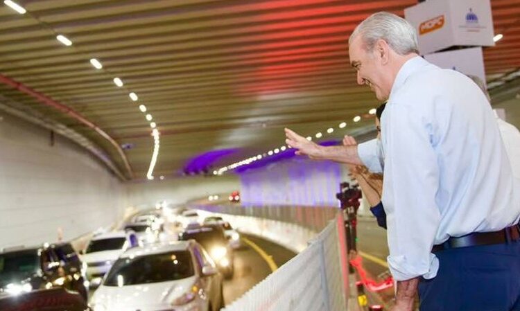 Presidente Abinader inaugura el túnel de la Plaza de la Bandera
