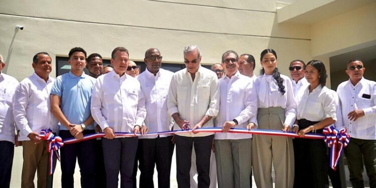 Presidente Abinader inaugura Centro UASD Santiago Rodríguez