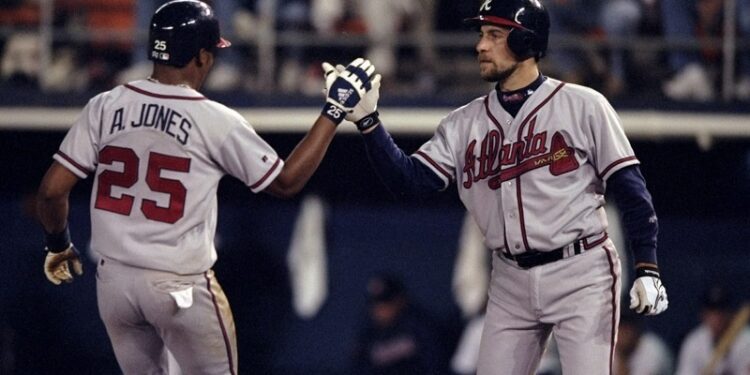 Andruw Jones, uno de SIETE miembros del Salón de su equipo como novato