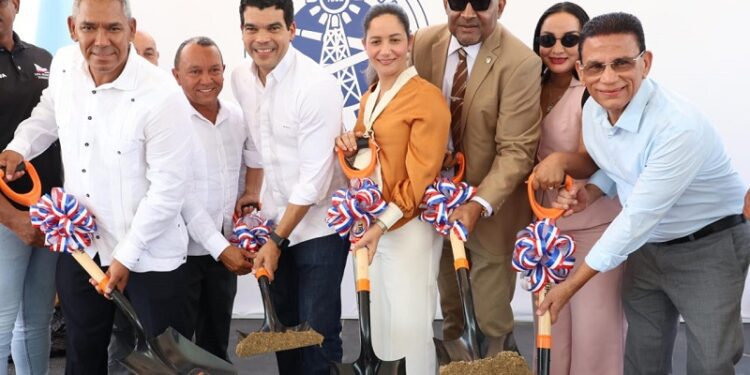 Wellington Arnaud da primer palazo para la construcción del acueducto Damajagua-Maizal