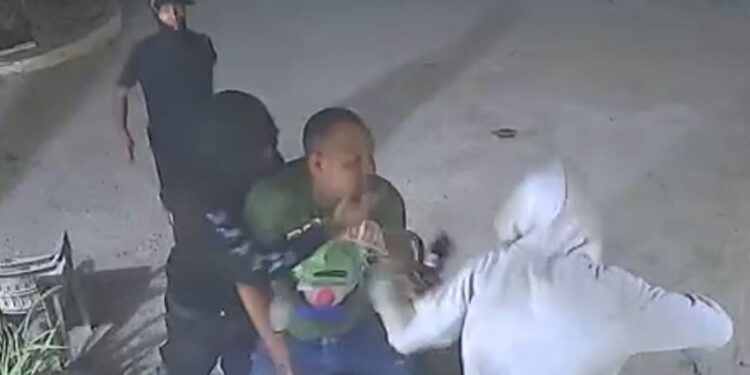 Policía arresta a uno de los presuntos autores de asalto y robo en Esperanza