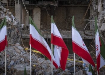 EE.UU. inicia la undécima noche consecutiva de ataques contra Irán