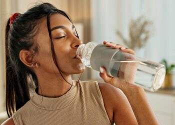 ¿Qué pasa con tu presión arterial cuando empiezas a beber más agua?
