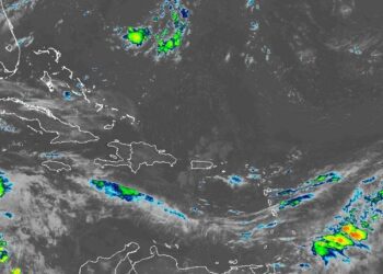 Ambiente caluroso y algunas precipitaciones aisladas hacia el interior