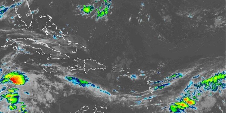 Ambiente caluroso y algunas precipitaciones aisladas hacia el interior