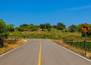 Presidente Abinader inaugura carreteras de Palo Verde-Laguna Verde, y Hatillo Palma-Derramadero-Agua