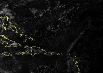 Ambiente caluroso con nubes aisladas y chubascos dispersos