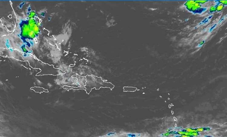 Sábado soleado, caluroso y de escasas lluvias, en la tarde chubascos aislados