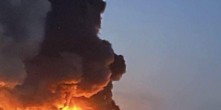 Reportan potentes explosiones e incendios en Kiev (FOTOS, VIDEOS)