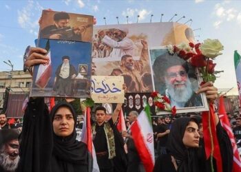 Minuto a minuto: Iraníes dan el último adiós a su Líder mártir en Teherán
