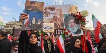 Minuto a minuto: Iraníes dan el último adiós a su Líder mártir en Teherán