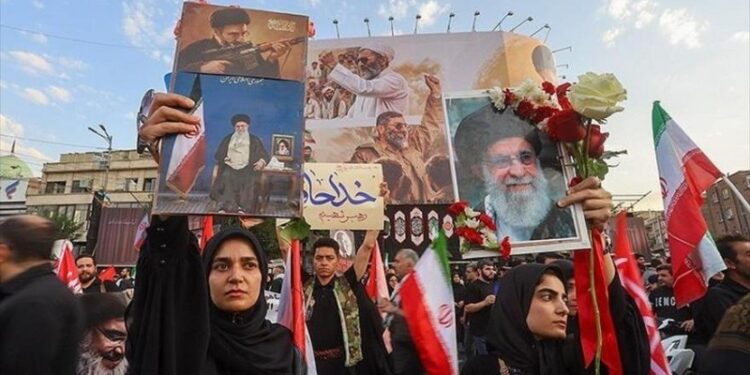 Minuto a minuto: Iraníes dan el último adiós a su Líder mártir en Teherán