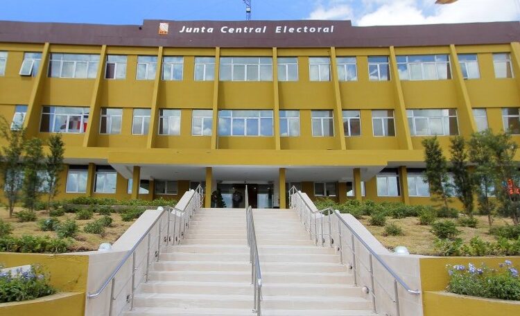 JCE dispone renovación de cédula sin importar mes de nacimiento en municipios con menos de 75 mil habitantes