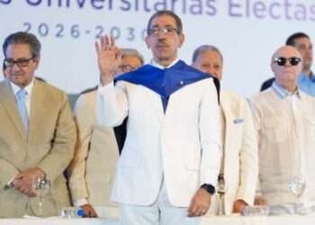 Jorge Asjana asume como rector de la UASD y promete impulsar su modernización e internacionalización