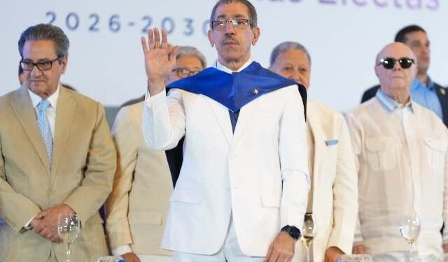 Jorge Asjana asume como rector de la UASD y promete impulsar su modernización e internacionalización