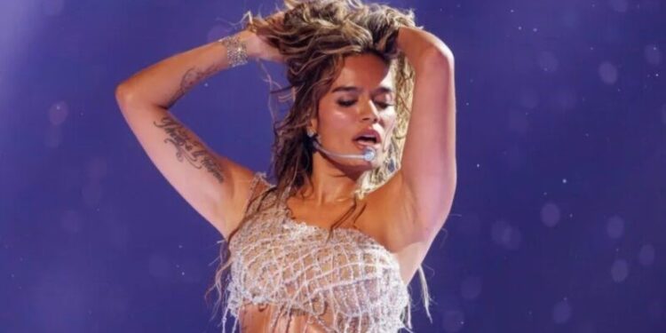 Karol G anuncia nuevo disco, ‘No me arrepiento de sentir tanto’ para el 7 de agosto