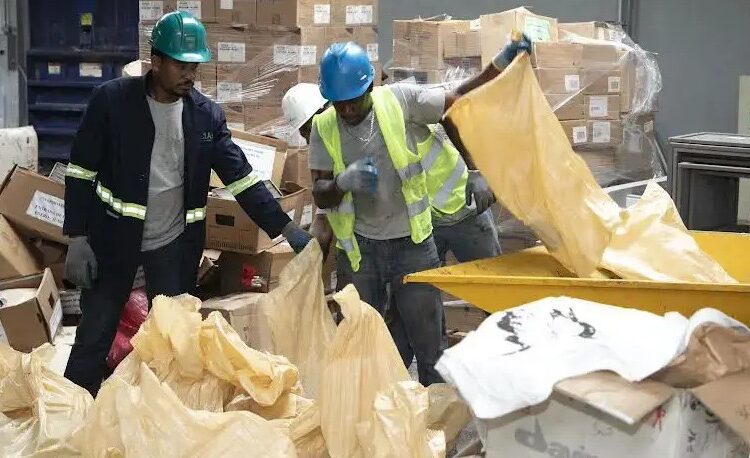 Pro Consumidor destruye cerca de 20 toneladas de productos no aptos para el consumo
