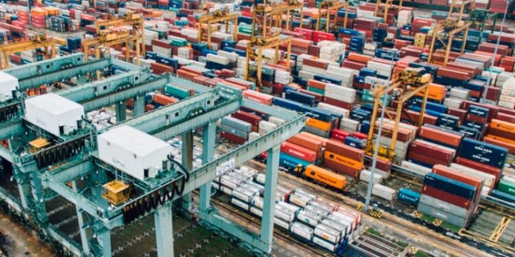 China acusa a EE.UU. de «manipular políticamente» el trabajo forzoso con nuevos aranceles