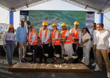 Vicepresidenta Raquel Peña entrega obras e inicia proyecto de agua potable en La Romana