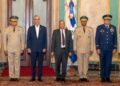 Abinader toma juramento a nuevos comandantes del Ejército y la Fuerza Aérea y al director de la Policía