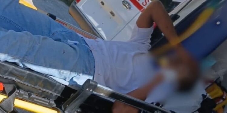 Accidente de dos vehículos de Migración deja cinco haitianos indocumentados heridos