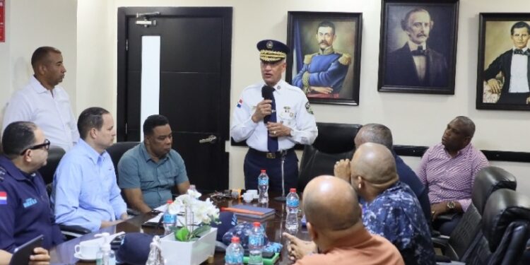 Director de la PN sostiene reunión con mandos de la DICRIM