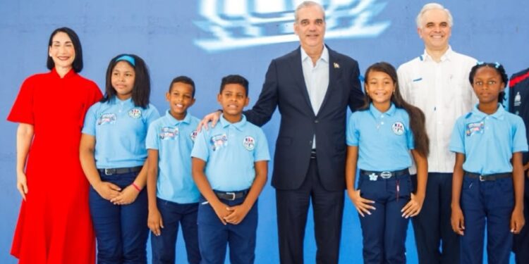 Presidente Abinader da inicio oficial al año escolar 2026-2027