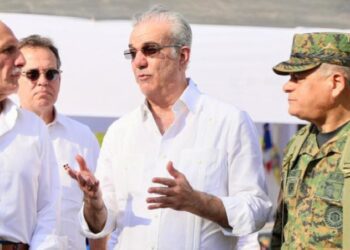 Presidente de Honduras califica a RD como ejemplo regional en seguridad fronteriza e industria militar 
