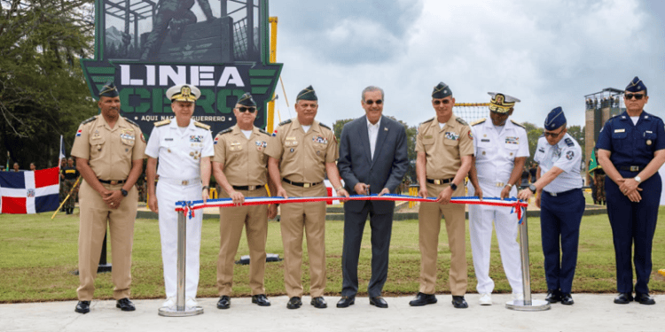 Presidente Abinader reafirma compromiso de fortalecer las Fuerzas Armadas