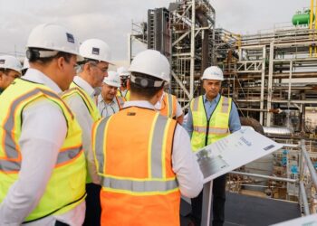 Abinader visita construcción central termoeléctrica Generadora San Felipe Andrés I