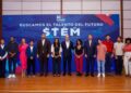 Presidente Abinader entrega reconocimientos del Indotel a estudiantes destacados en concurso