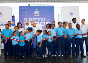 Presidente Abinader convoca a la comunidad educativa a iniciar el lunes el año escolar