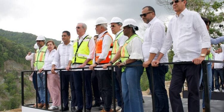 Presidente Abinader supervisa avances en la presa de Guaigüí