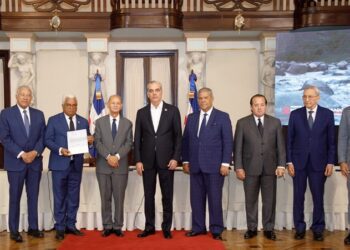 Abinader asegura dejará legado histórico con la entrega de títulos de parques nacionales al Estado Dominicano