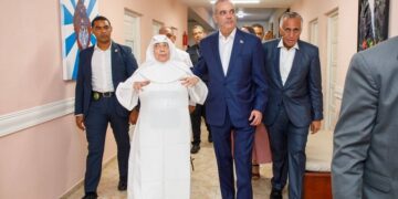 Presidente Abinader visita Hogar de Ancianos San Francisco de Asís