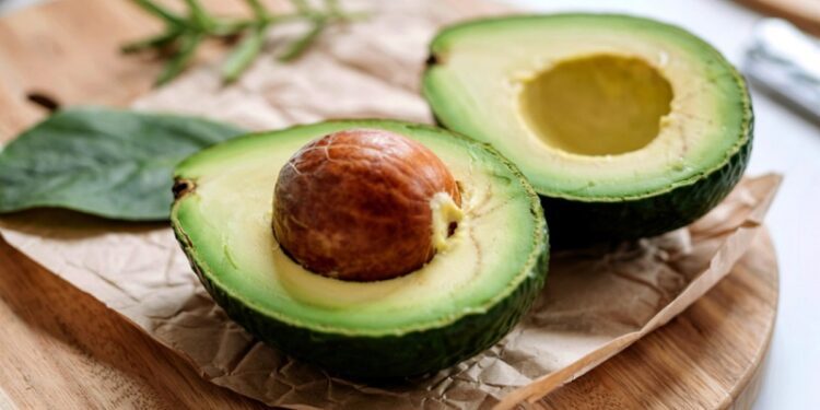 El aguacate cambia su sexo cada día y científicos por fin descubren por qué
