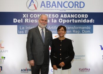 ABANCORD resalta legado de Alejandro Fernández en avance institucional y fortalecimiento de la banca