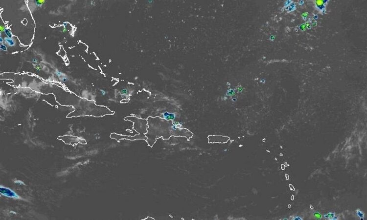 Jueves caluroso con aguaceros, tronadas y ráfagas de viento en varios puntos del país