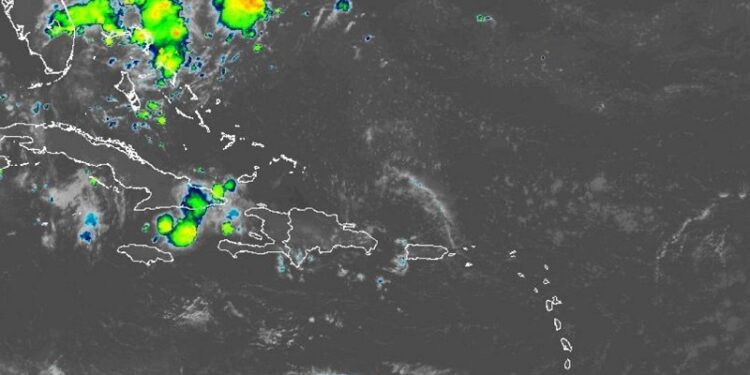 Escasas lluvias este viernes y aguaceros con tronadas el fin de semana