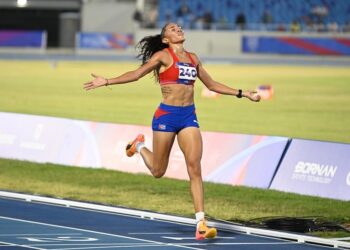 Cubana Anisleidis Ochoa conquista con oro los 5,000 metros