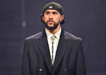 Emotiva despedida de Bad Bunny al boxeador que luchó por su vida durante una década tras tragedia en el ring