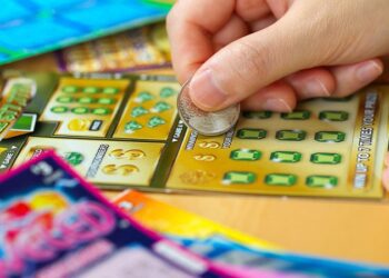 Un boleto de lotería de EE.UU. gana el premio mayor de 1.000 millones de dólares