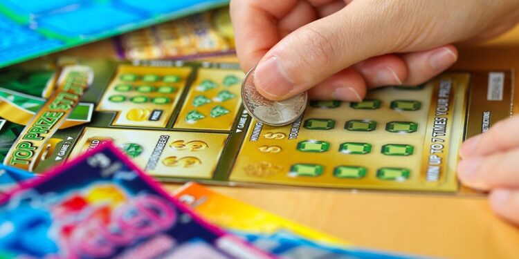 Un boleto de lotería de EE.UU. gana el premio mayor de 1.000 millones de dólares