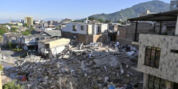 Colombia eleva el número de muertos por el potente sismo