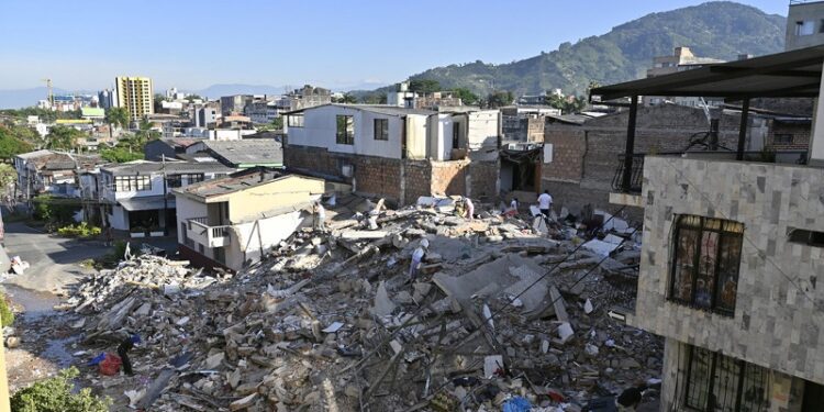Colombia eleva el número de muertos por el potente sismo