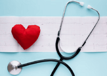 ¿Su corazón se acelera o se salta latidos? Conozca cuándo puede tratarse de una arritmia