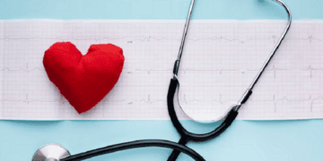 ¿Su corazón se acelera o se salta latidos? Conozca cuándo puede tratarse de una arritmia